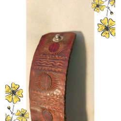 Bracelet vintage cuir gravé – Ethnique & artisanal – Terres d’Ailleurs