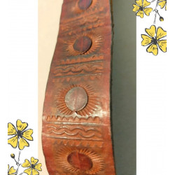 Bracelet vintage cuir gravé – Ethnique & artisanal – Terres d’Ailleurs