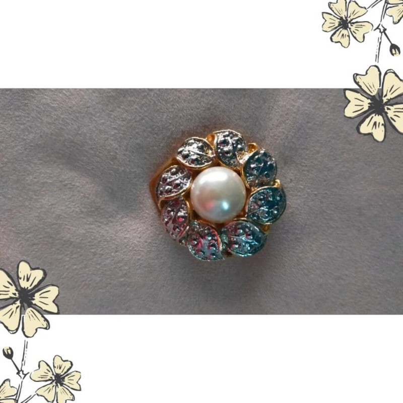 Broche vintage dorée perle nacrée – Style baroque chic – Années 80