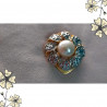 Broche vintage dorée perle nacrée – Style baroque chic – Années 80