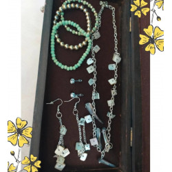 Mother-of-Pearl Jewelry Set + Vintage Wooden Box – Elegant Set & Bracelets