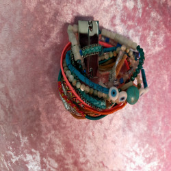 Bracelet multirangs Hipanema – perles, fils & breloques colorées